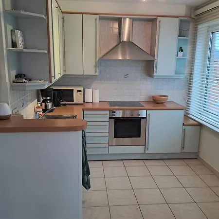 Appartement 2-bedroom In The Center Of T40